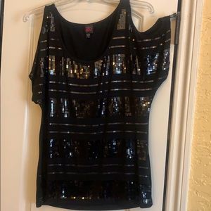 Cold shoulder Black Sequence short sleeve shirt